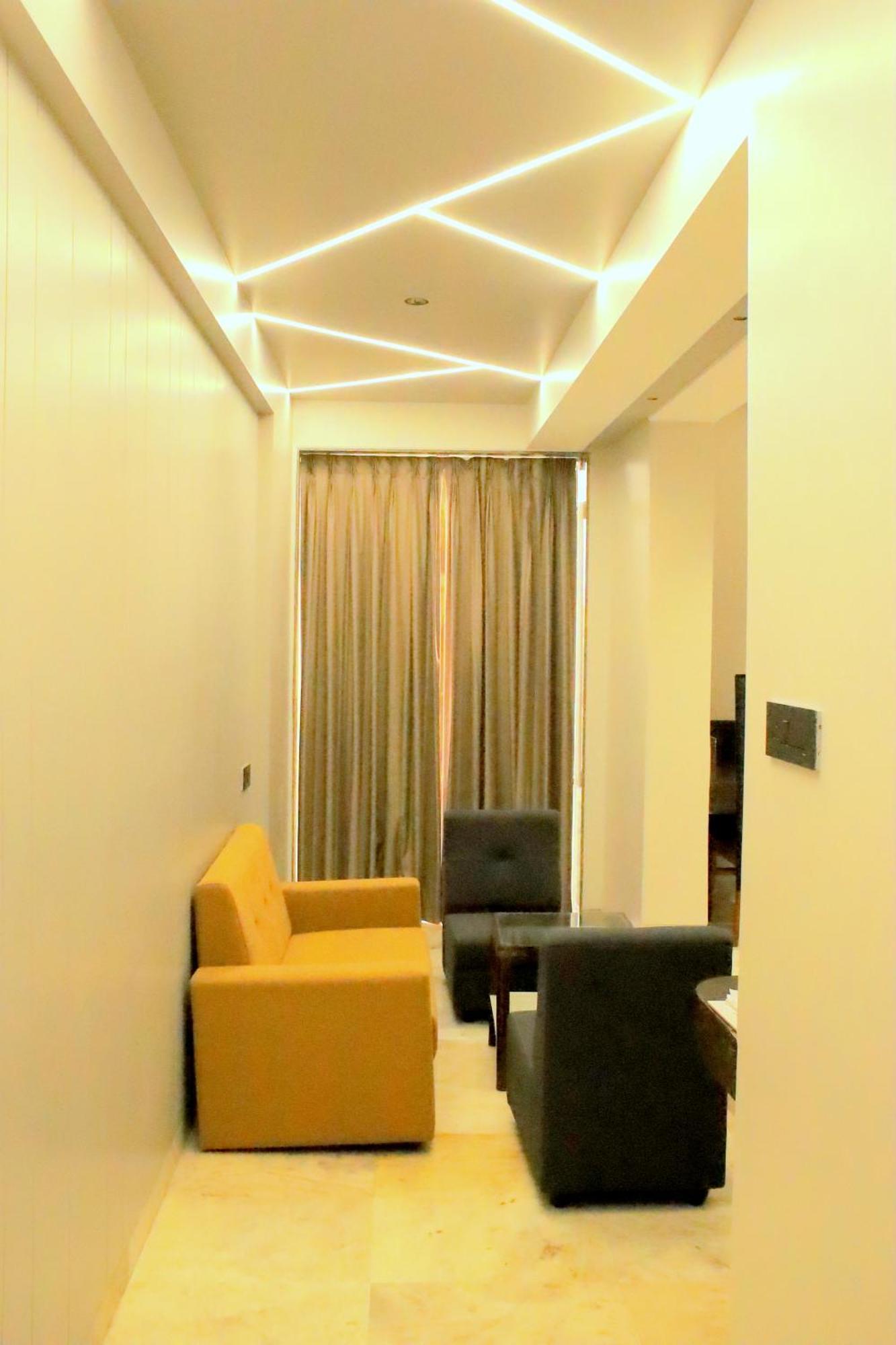 Hotel Statusinn, Ichalkaranji Buitenkant foto