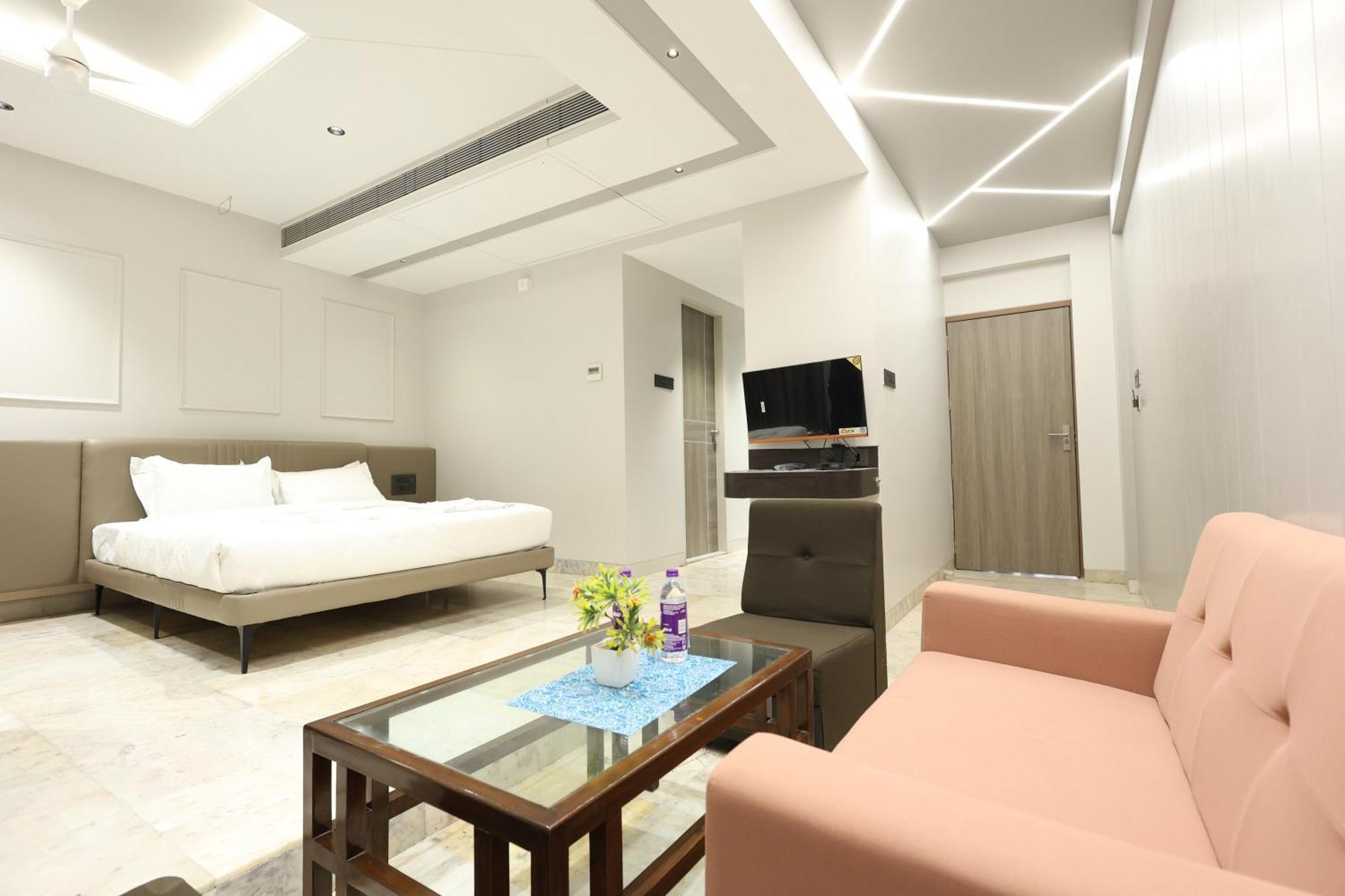 Hotel Statusinn, Ichalkaranji Buitenkant foto