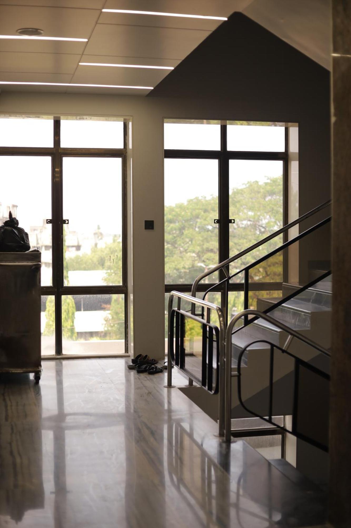 Hotel Statusinn, Ichalkaranji Buitenkant foto