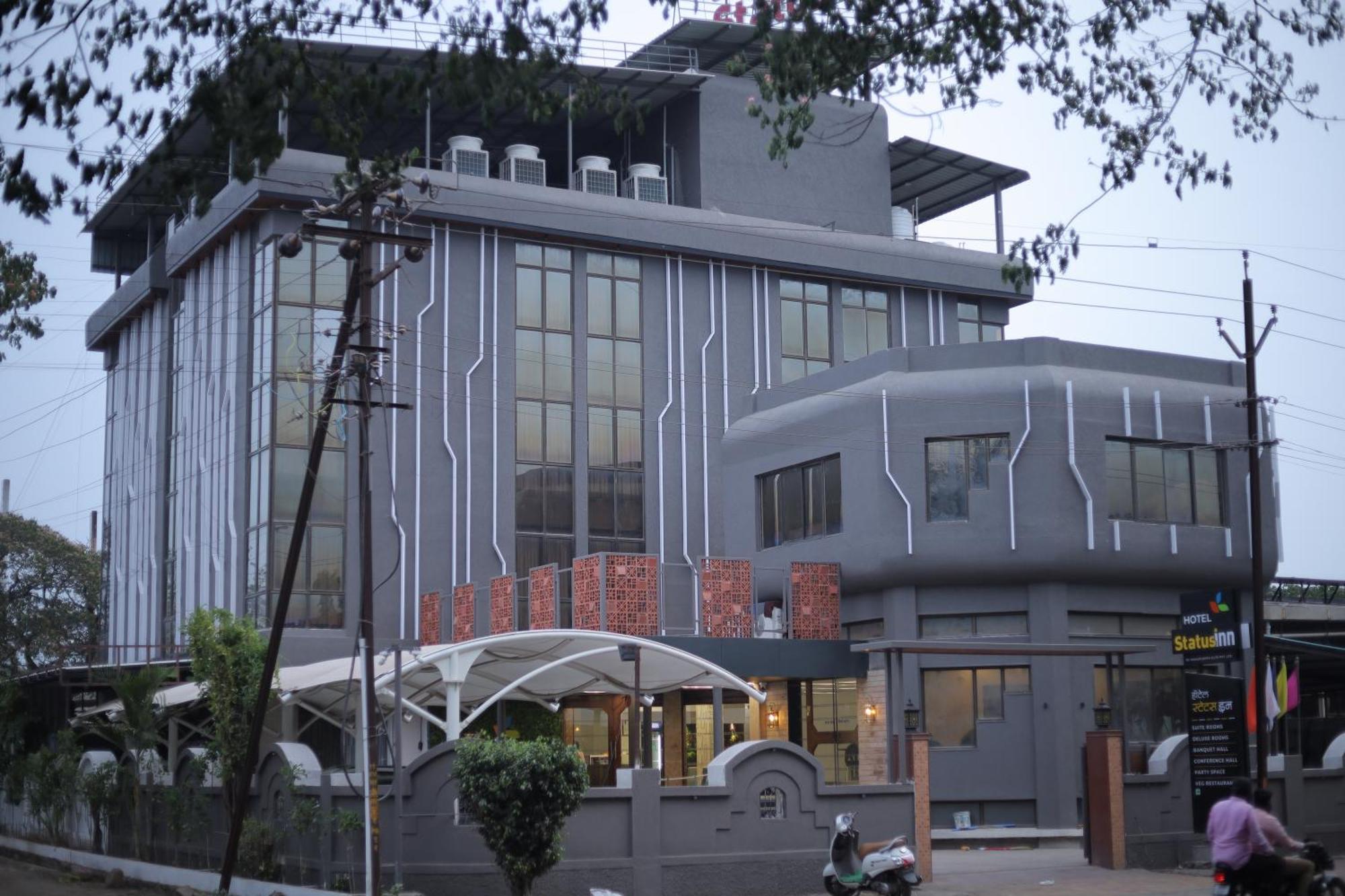 Hotel Statusinn, Ichalkaranji Buitenkant foto